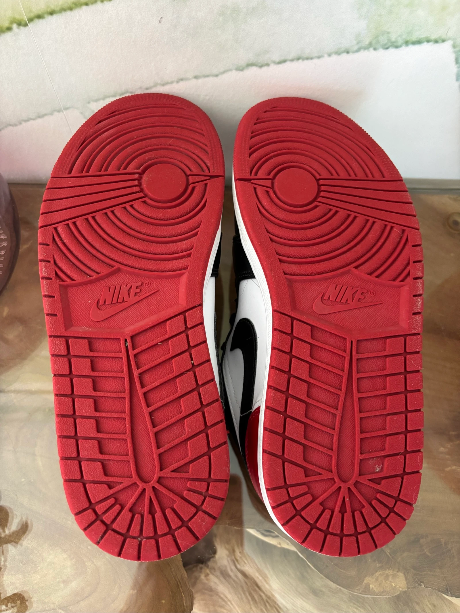 Zapatillas Nike Air Jordan 1 bajas rojas negras blancas – photo 9